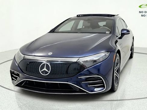 Used 2023 Mercedes-Benz EQS 580 4MATIC Sedan image 3