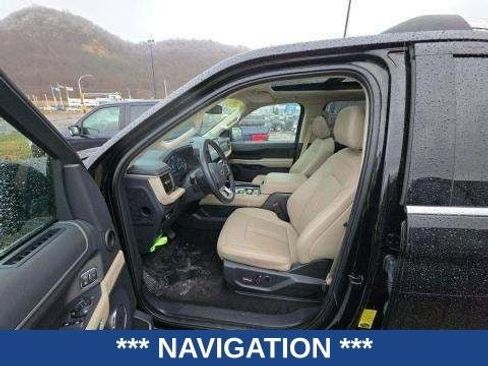 Used 2023 Ford Expedition Limited image 7