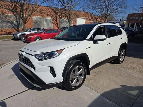 Used 2021 Toyota RAV4 Limited image 2