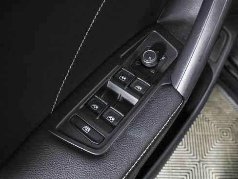 Used 2023 Volkswagen Tiguan SEL R-Line AWD/4WD image 35
