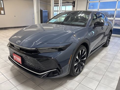 New 2026 Toyota Crown Platinum image 1