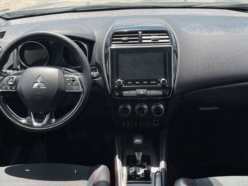 Used 2025 Mitsubishi Outlander Sport SE AWD/4WD image 10