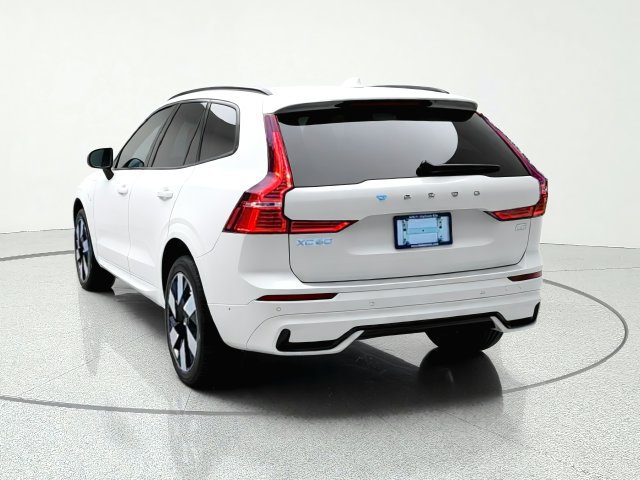 Used 2024 Volvo XC60 T8 Plus w/ Climate Package AWD/4WD image 4