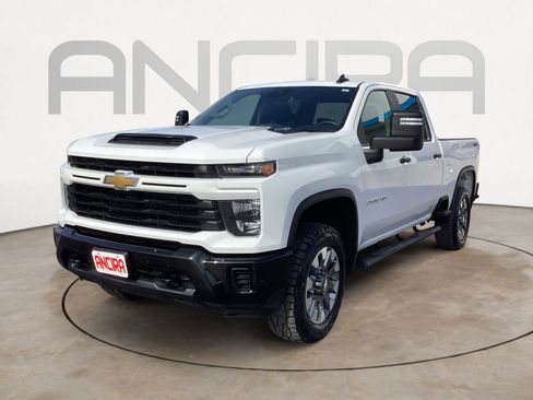 Used 2024 Chevrolet Silverado 2500 Custom w/ Custom Value Package image 7