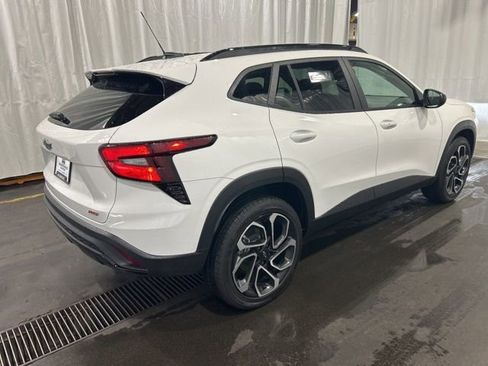 New 2026 Chevrolet Trax RS w/ Sunroof Package image 3