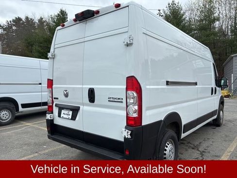 Used 2025 RAM ProMaster 2500 w/ Convenience Group image 3