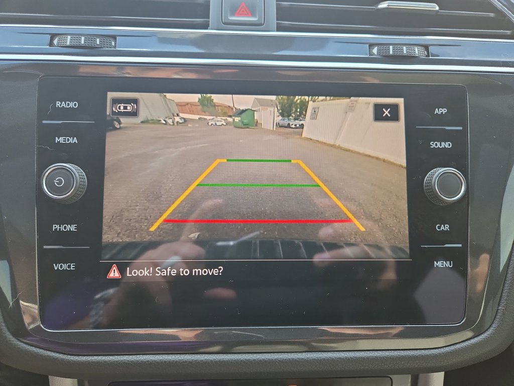 Used 2022 Volkswagen Tiguan SE R-Line FWD image 19