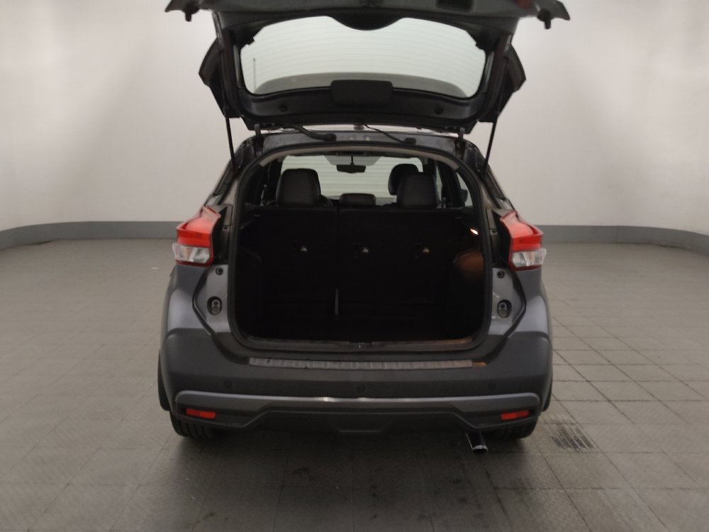 Used 2019 Nissan Kicks SR w/ SR Premium Package FWD image 29