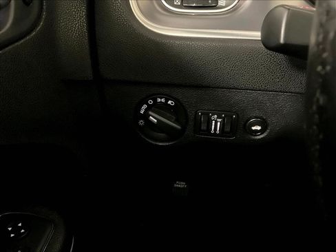 Used 2021 Dodge Charger SXT w/ Leather Interior Group RWD image 15