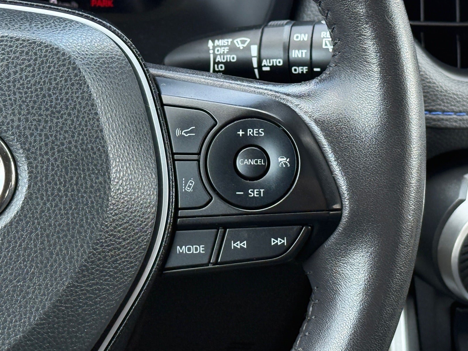 Used 2023 Toyota RAV4 XSE AWD/4WD image 21