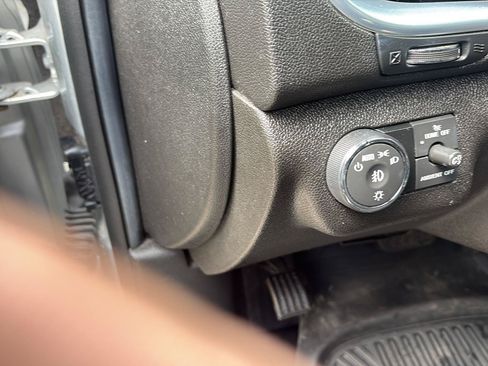 Used 2015 Chevrolet Traverse LT AWD/4WD image 16