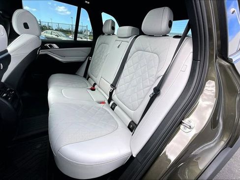 Used 2025 BMW X5 xDrive40i w/ Parking Assistance Package image 28