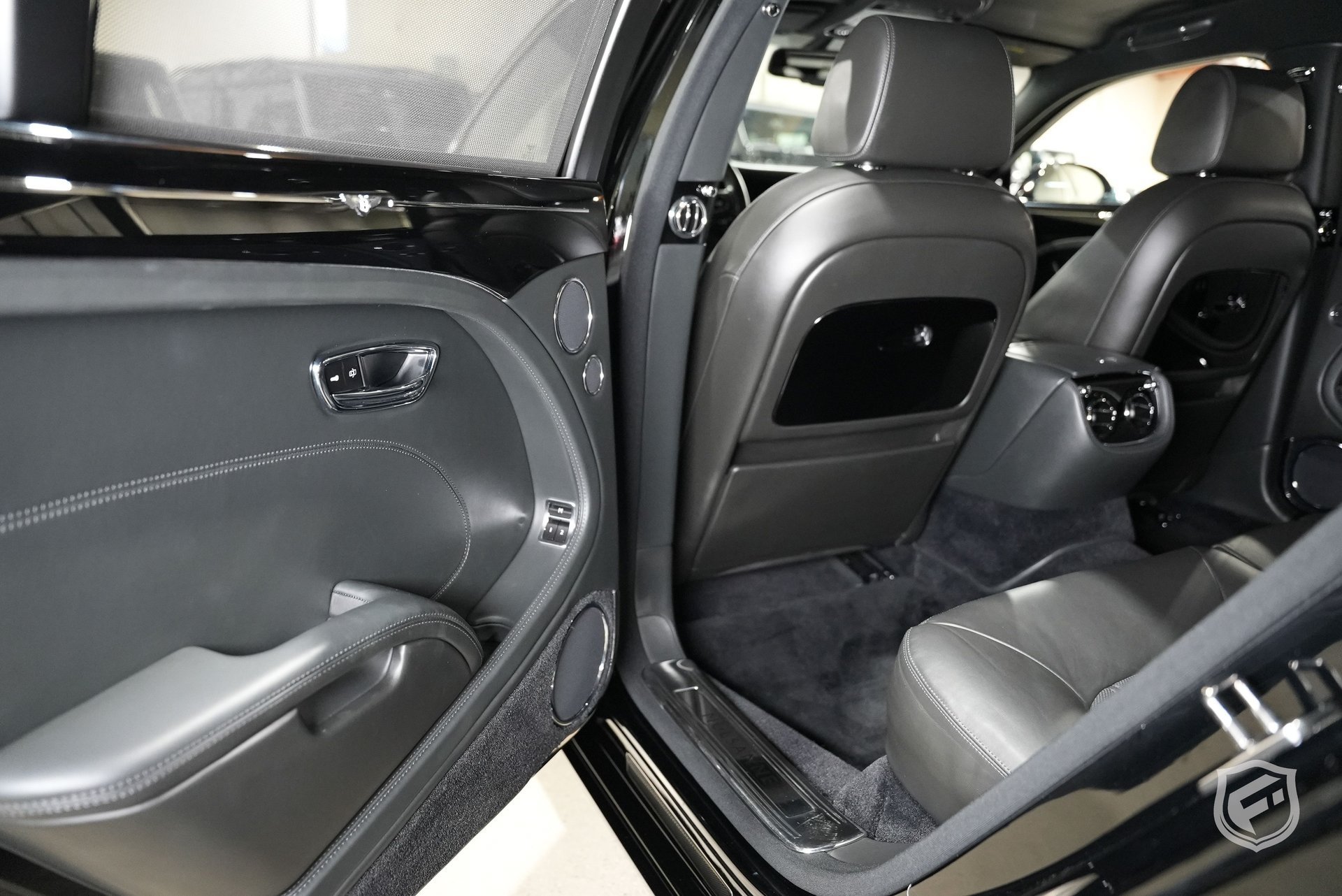 Used 2012 Bentley Mulsanne RWD image 39