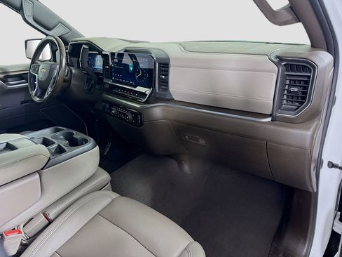 Used 2022 Chevrolet Silverado 1500 LT w/ Convenience Package II image 30