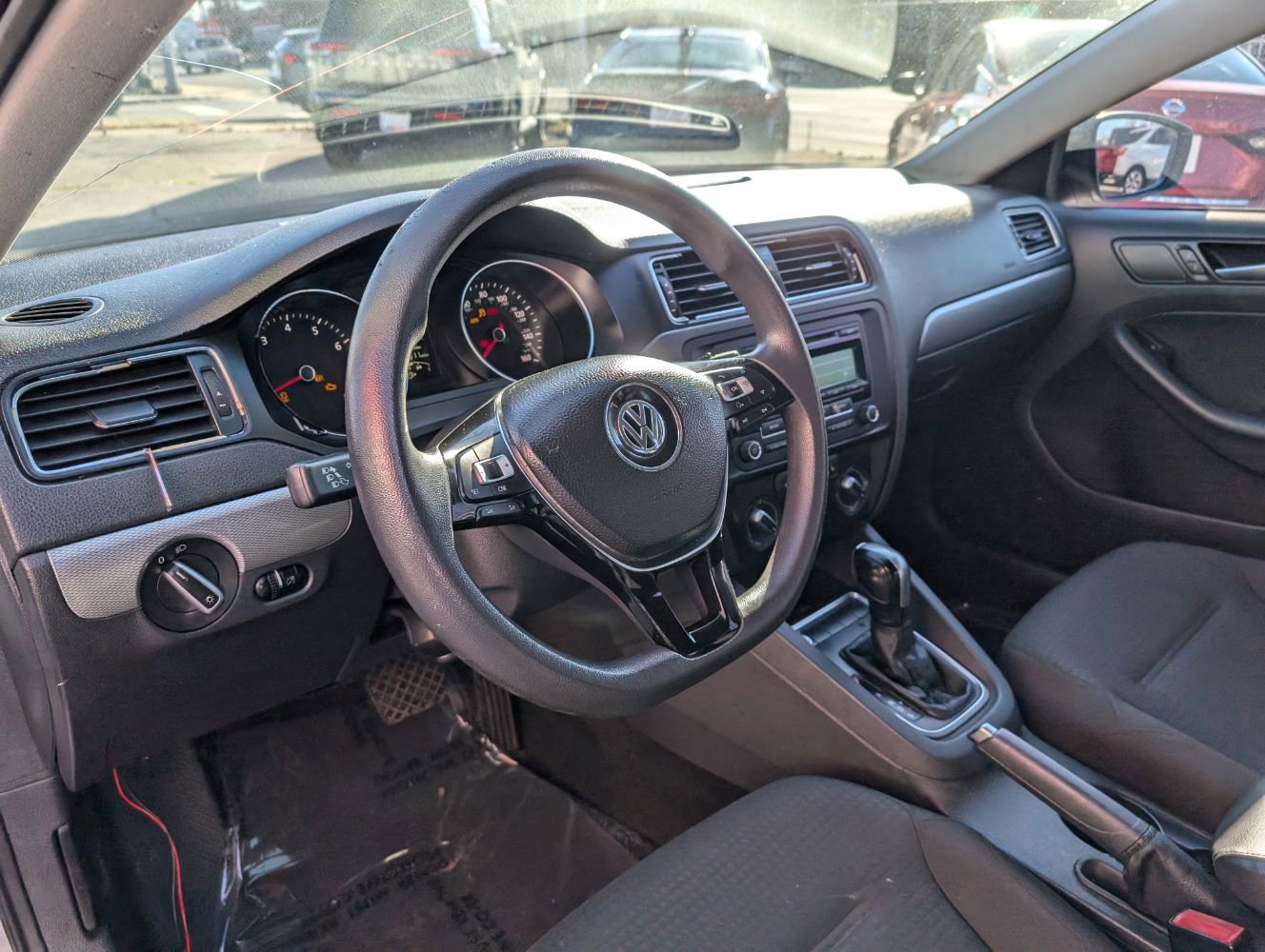 Used 2015 Volkswagen Jetta SE FWD image 12
