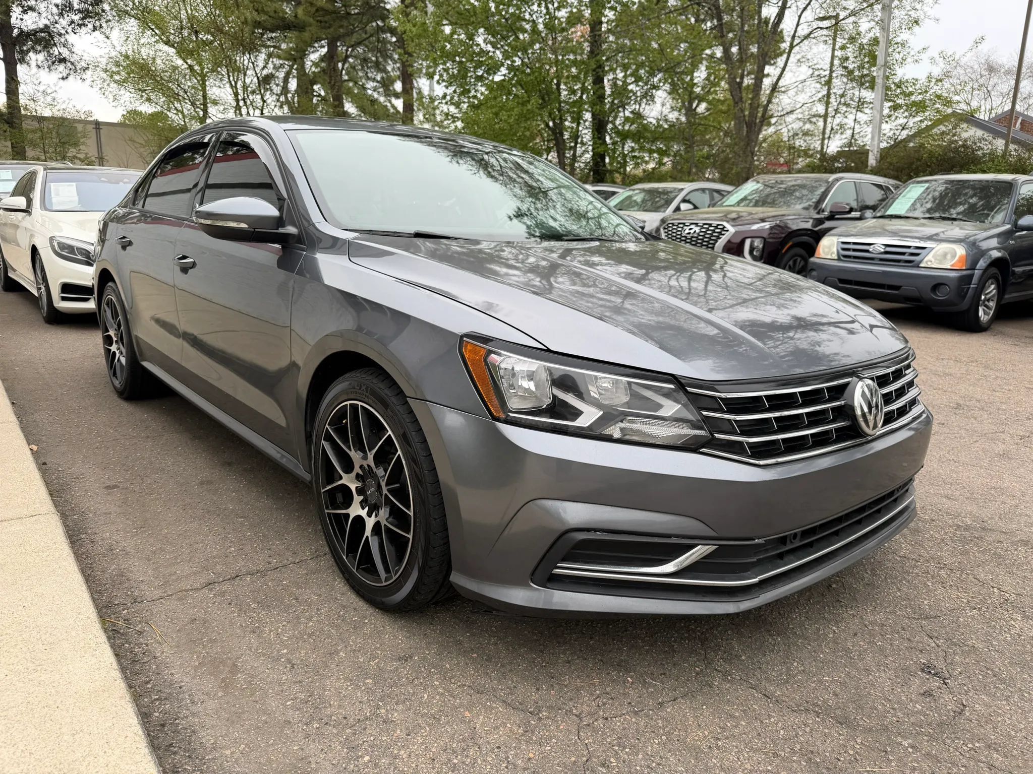 Used 2019 Volkswagen Passat 2.0T Wolfsburg FWD image 4