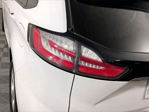 Used 2019 Ford Edge SE w/ SE Fleet Driver's Package image 27