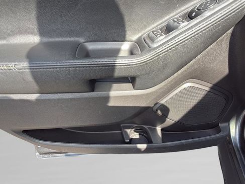 Used 2015 Ford Explorer XLT w/ Equipment Group 201A image 22