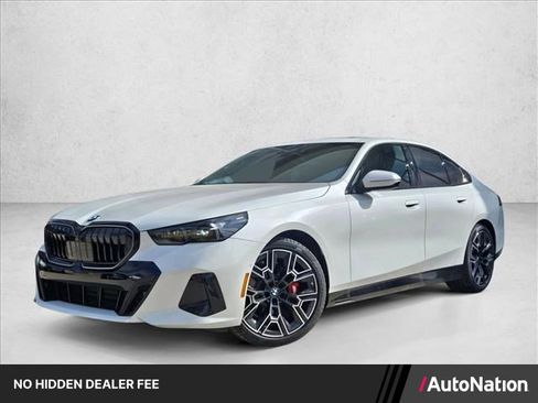 Used 2026 BMW 530i RWD image 1