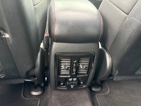 Used 2018 Dodge Durango R/T w/ Technology Group AWD/4WD image 19