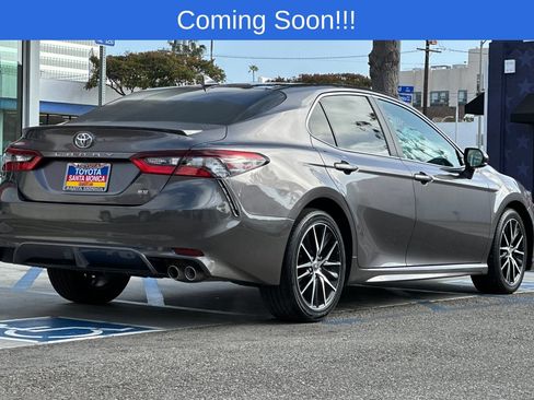Used 2023 Toyota Camry SE FWD image 4
