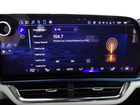 Used 2025 Chevrolet Equinox EV LT image 11