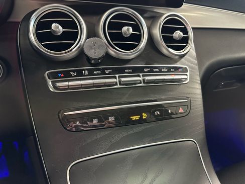 Used 2021 Mercedes-Benz GLC 300 image 25