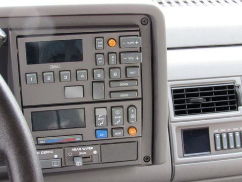 Used 1992 Chevrolet Blazer 4WD image 21