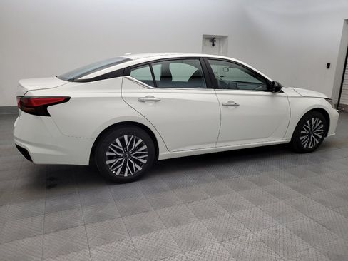 Used 2025 Nissan Altima 2.5 SV FWD image 10