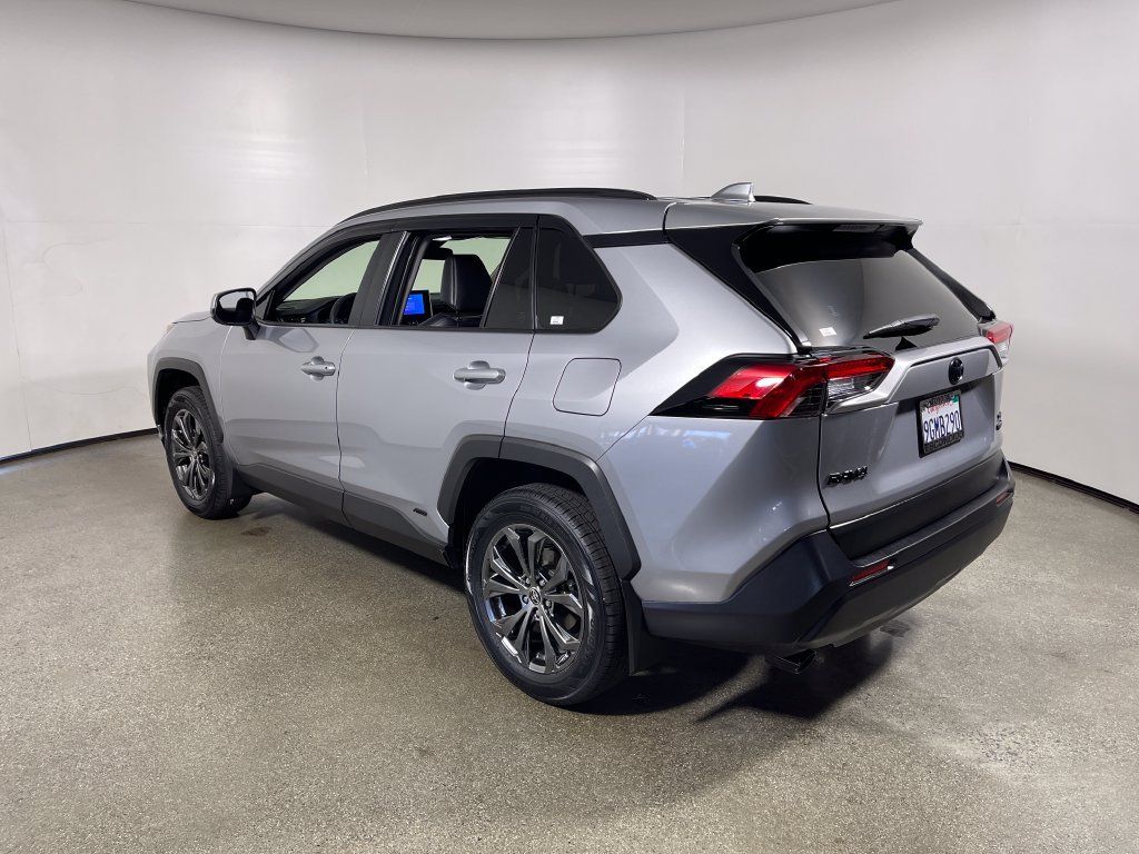 Certified 2023 Toyota RAV4 XLE Premium AWD/4WD image 5