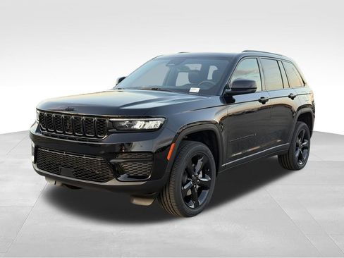 New 2025 Jeep Grand Cherokee Altitude RWD image 1