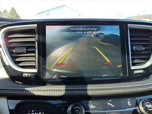 Used 2024 Chrysler Pacifica Limited FWD image 31