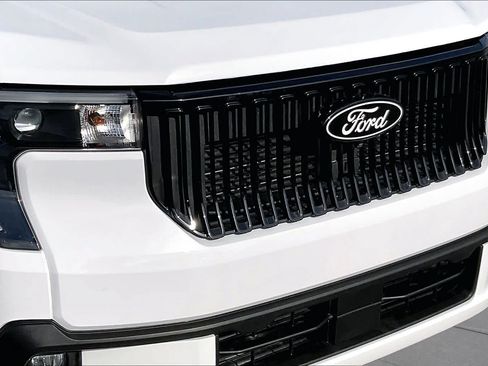Used 2025 Ford Maverick Lobo AWD/4WD image 25