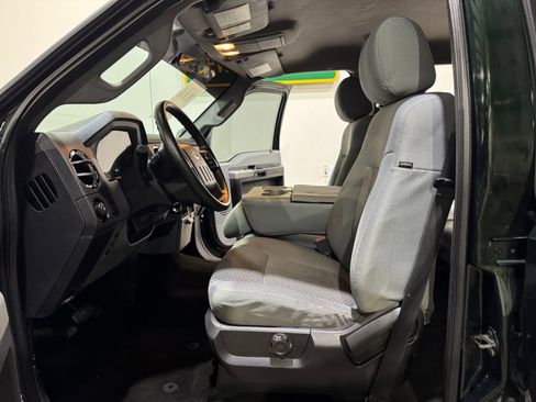 Used 2016 Ford F250 XLT w/ FX4 Off-Road Package image 12