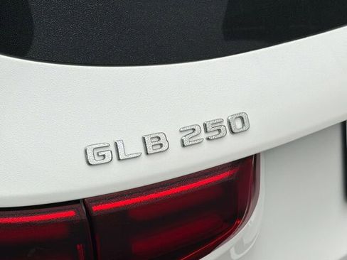 Certified 2024 Mercedes-Benz GLB 250 4MATIC image 37