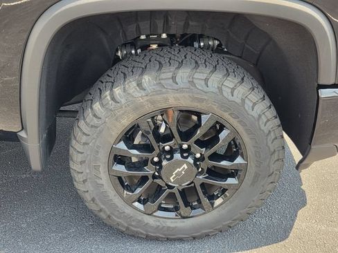 Certified 2025 Chevrolet Silverado 2500 LTZ w/ Trail Boss Package AWD/4WD image 8