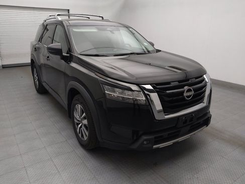 Used 2022 Nissan Pathfinder SL AWD/4WD image 11
