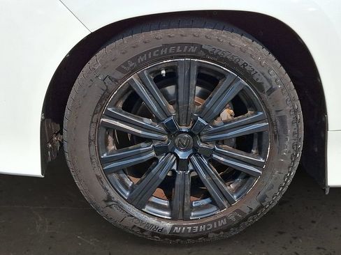 Used 2017 Lexus LX 570 4WD w/ Luxury Package image 3