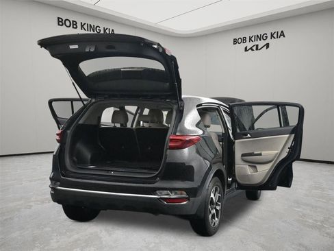 Used 2020 Kia Sportage LX w/ LX Popular Package image 28