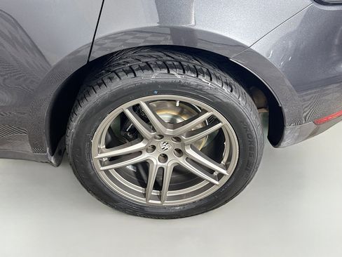 Used 2020 Porsche Macan image 36