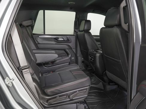 Used 2026 Chevrolet Tahoe RST w/ RST Performance Edition AWD/4WD image 11