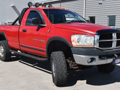 Used 2006 Dodge Ram 2500 Truck SLT AWD/4WD image 3
