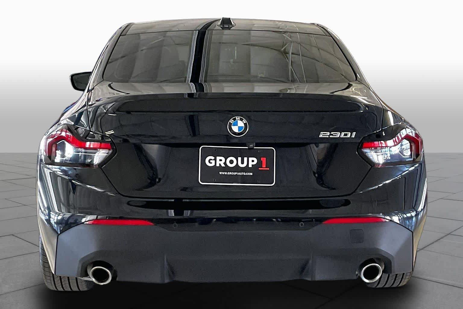 Used 2024 BMW 230i Coupe w/ Convenience Package RWD image 4