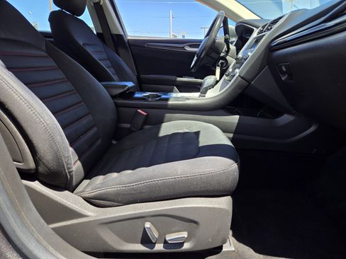 Used 2015 Ford Fusion SE w/ Equipment Group 201A FWD image 10