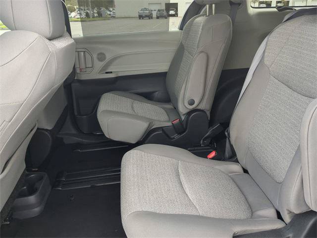 Certified 2022 Toyota Sienna LE FWD image 14
