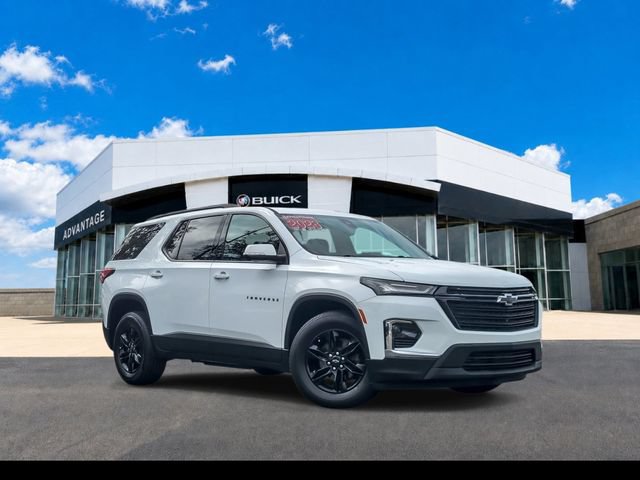 Certified 2023 Chevrolet Traverse LT FWD image 1