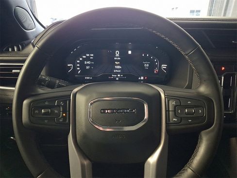Used 2023 GMC Yukon Denali image 21