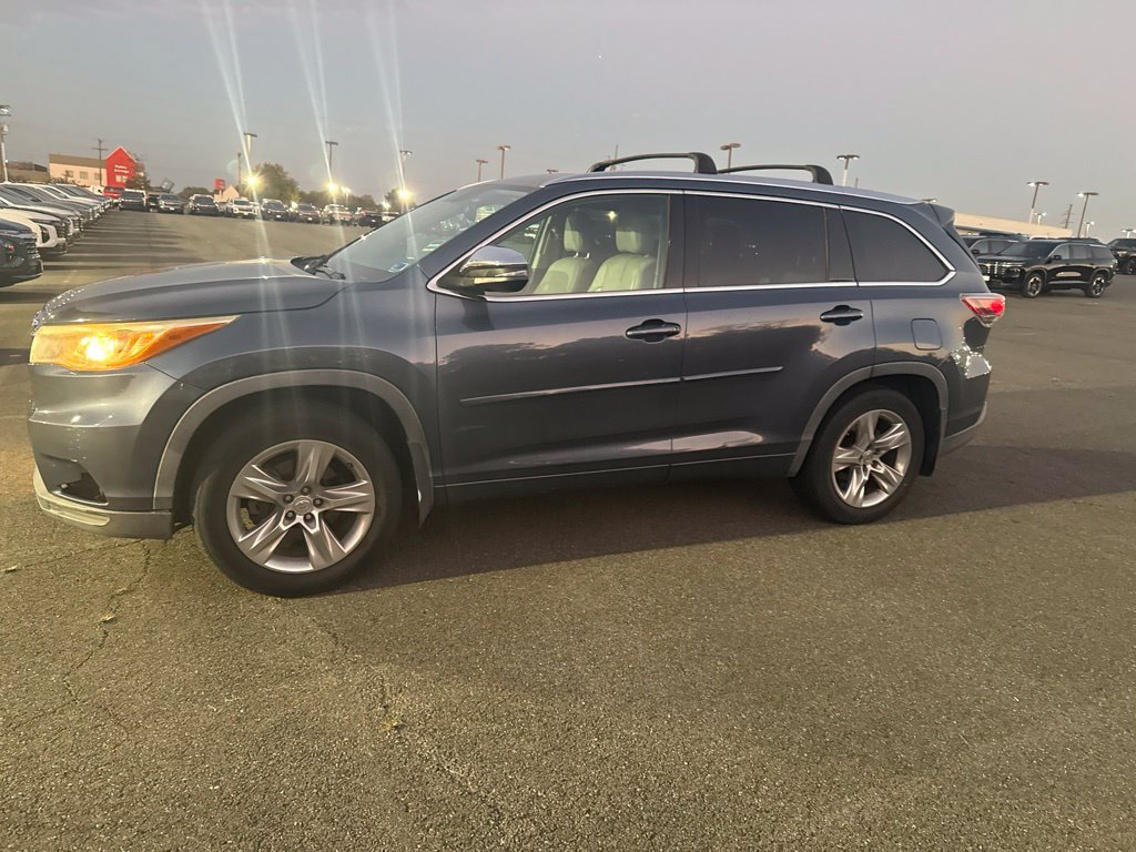Used 2014 Toyota Highlander Limited AWD/4WD image 1