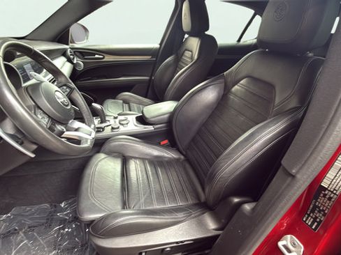 Used 2023 Alfa Romeo Stelvio Veloce AWD/4WD image 15