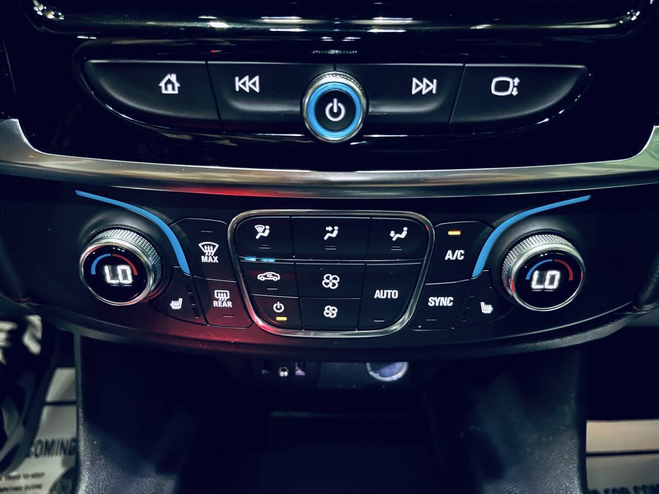 Used 2019 Chevrolet Traverse LT FWD image 31